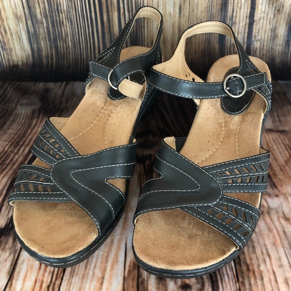 earth origins women's beverly sandals